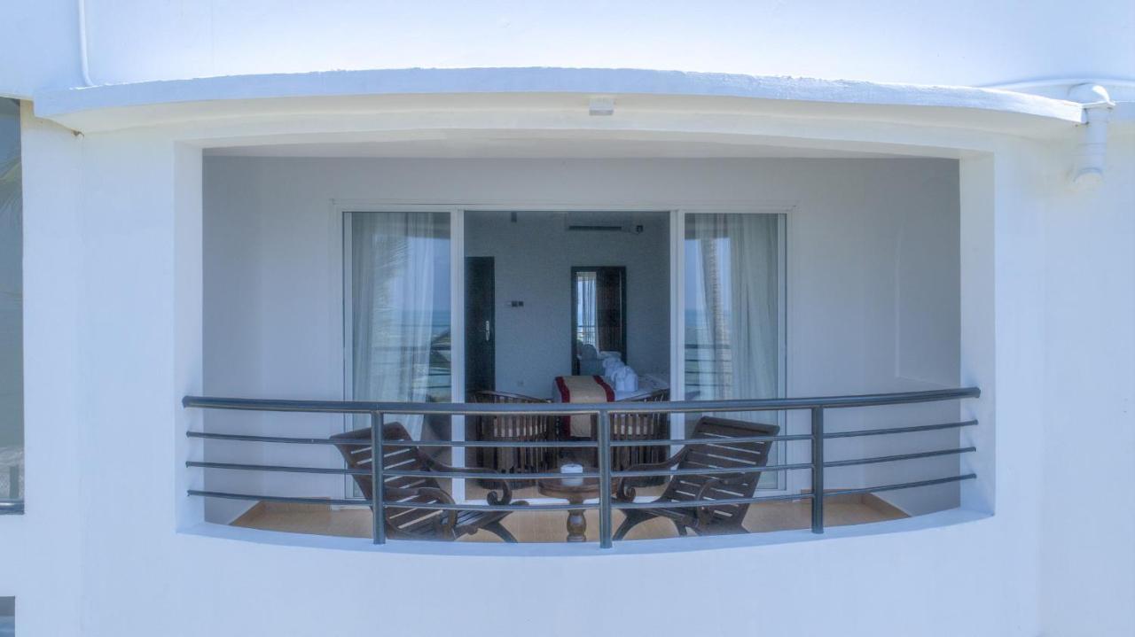 Manara Beach Resort Beruwala Exterior photo